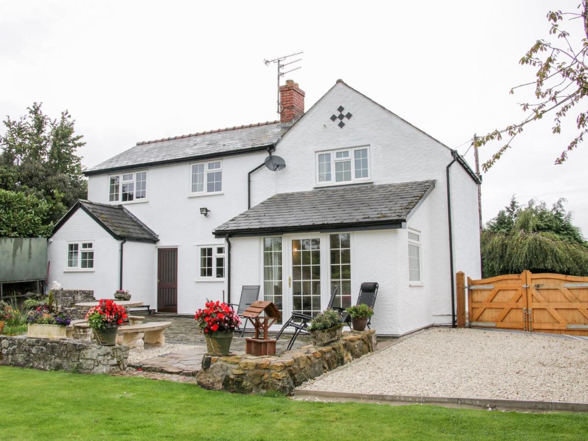 Bryn Celyn Villa Oswestry Exterior photo