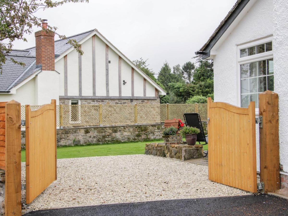 Bryn Celyn Villa Oswestry Exterior photo